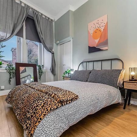 Traditional 1-Bed Flat In Southside Glasgow Ngoại thất bức ảnh