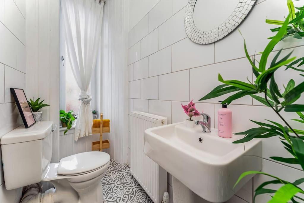 Traditional 1-Bed Flat In Southside Glasgow Ngoại thất bức ảnh